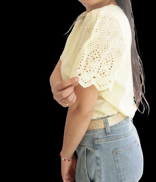 POLERA CON BRODERIE
