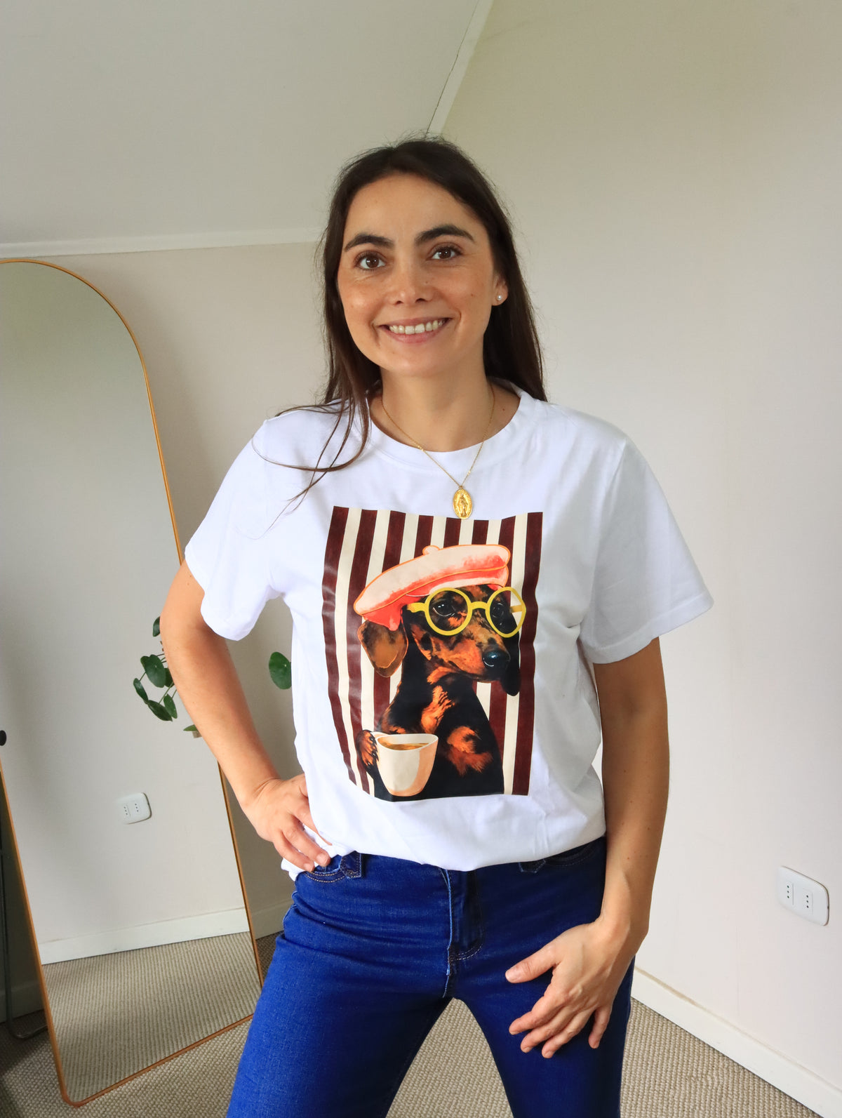 Polera Florencia Andrea salchicha con boina, con jeans azules