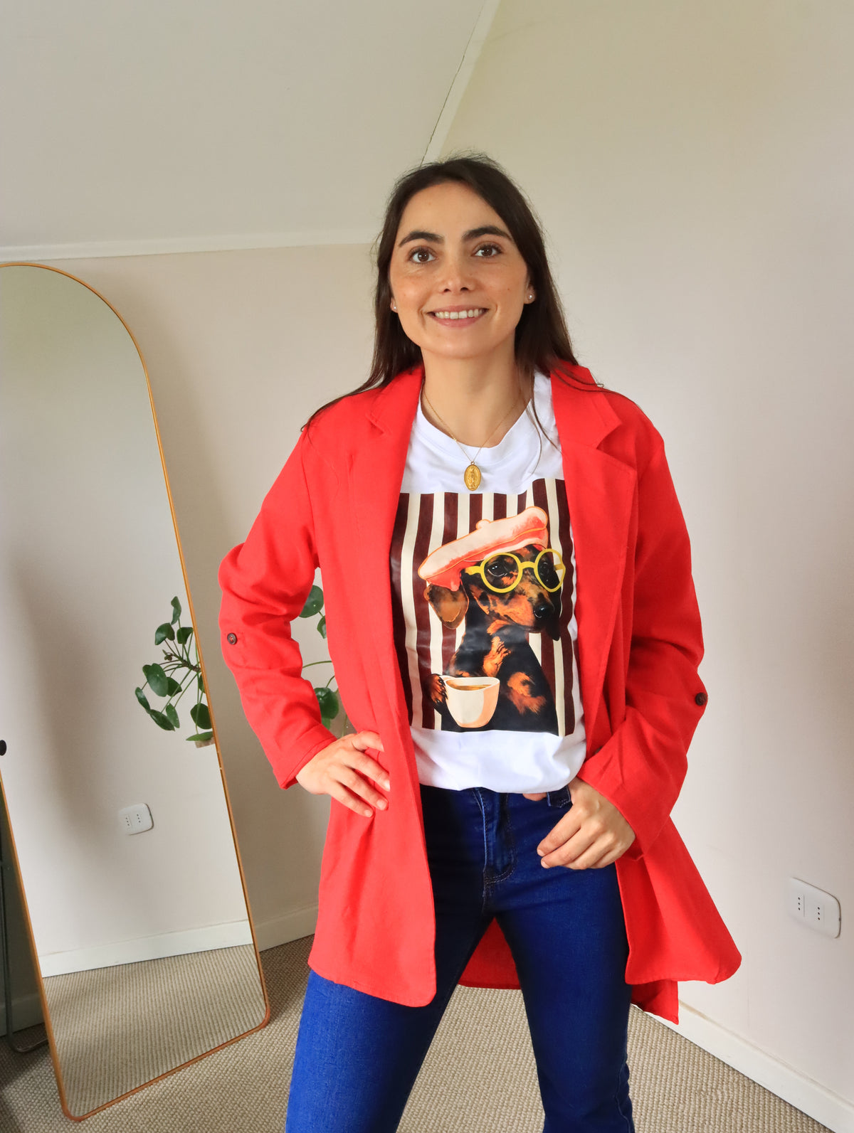Polera Florencia Andrea salchicha con boina bajo blazer rojo