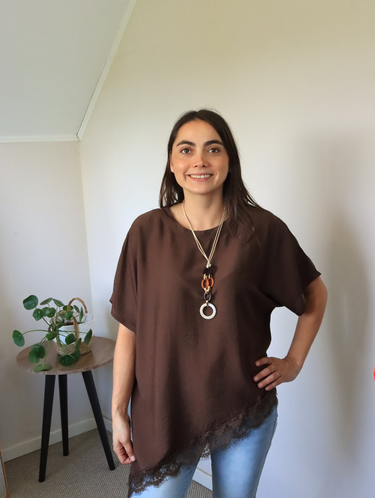 Polera Jana marrón, caída suelta y manga amplia