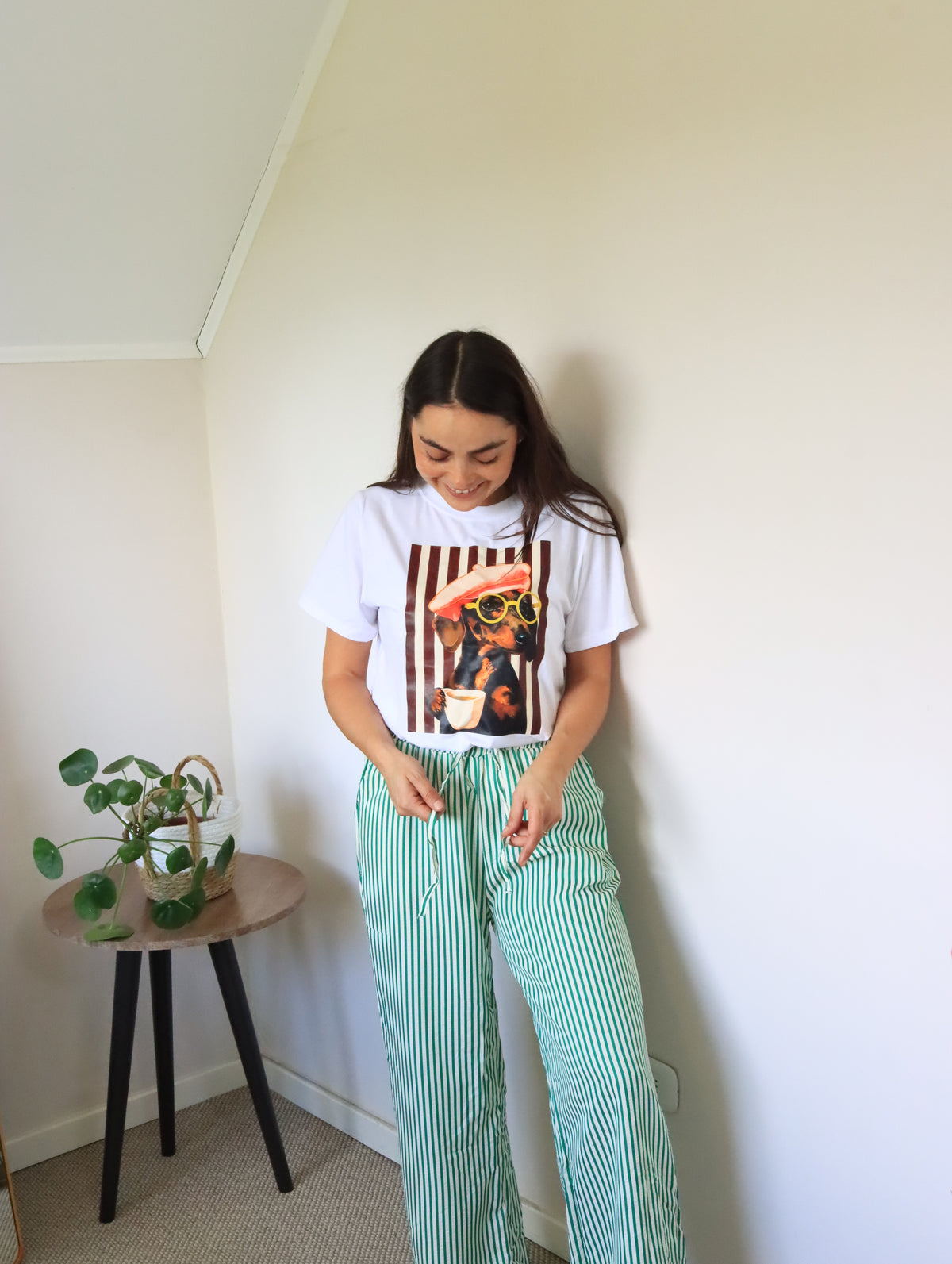 Polera Florencia Andrea salchicha con boina y pantalón verde a rayas